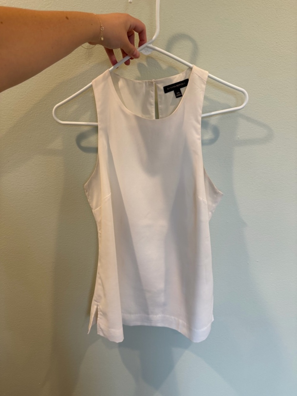 Banana Republic White Sleeveless Shell Top